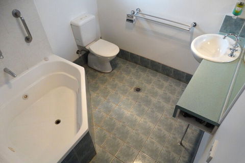 MAS Country Colonial Motor Inn - Tourism Cairns 2