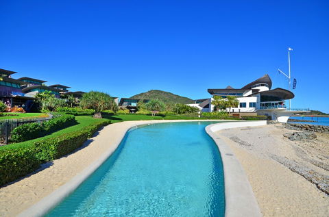 Yacht Club Villa 33-Serenity-Ocean Views With Golf Buggy - Tourism Cairns 4