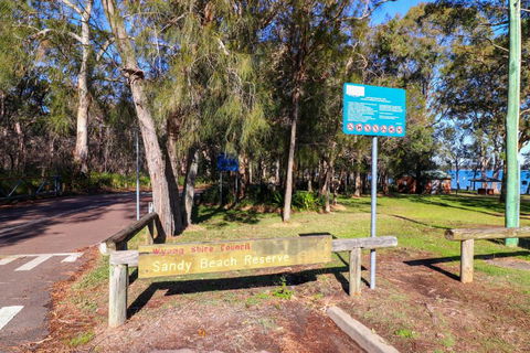 Kalimna Lakeside Living - Tourism Cairns 5