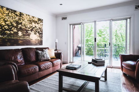 Wattle Terrace - Tourism Cairns 1