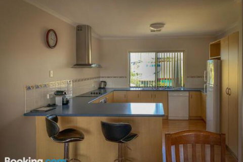 Endeavour 6 - Tourism Cairns 1