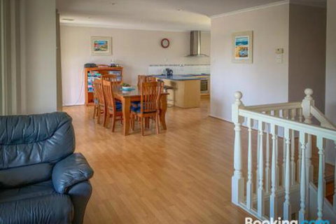 Endeavour 6 - Tourism Cairns 6