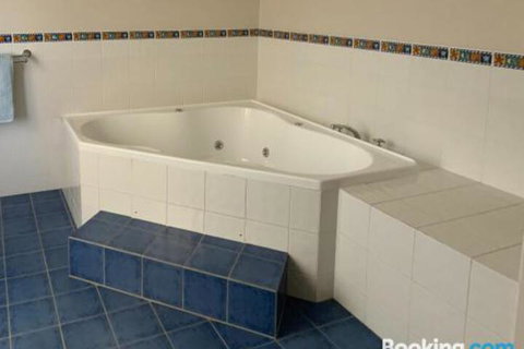 Endeavour 6 - Tourism Cairns 4