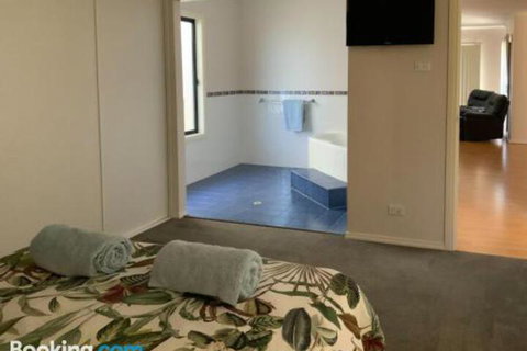 Endeavour 6 - Tourism Cairns 3