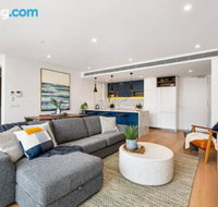Luxe 101 at Martha Cove waterfront luxury on the marina walk to beach - Tourism Cairns