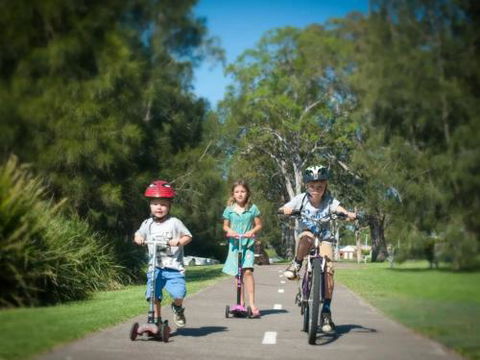 Wangi Lakehouse Renovated Lake Macquarie Lakefront Location - Tourism Cairns 1