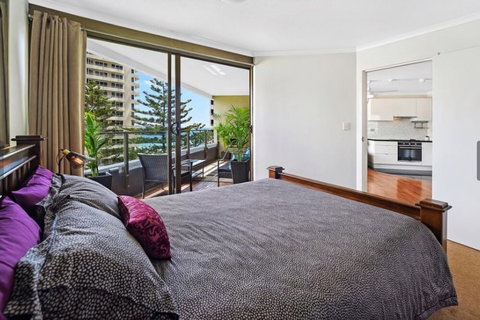 Heart Of Surfers Paradise 2BR Apt - Tourism Cairns 5