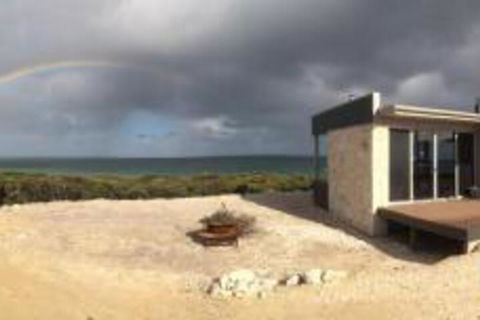 DEstrees Bay Beach House - Tourism Cairns 1