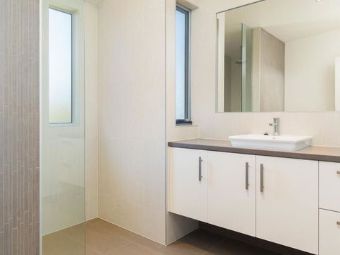 Waikiki Dream - Tourism Cairns 6