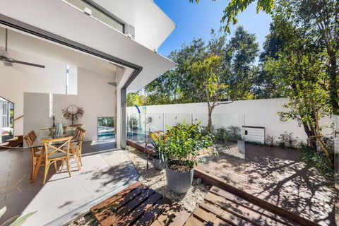 Ultimate Light & Space Noosa Heads - Tourism Cairns 4