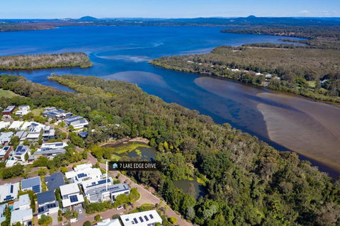 Ultimate Light & Space Noosa Heads - Tourism Cairns 3