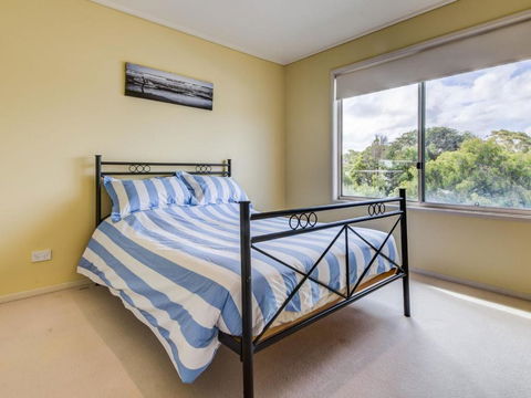 Cuttriss By The Beach - Tourism Cairns 3