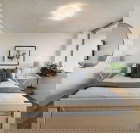 Bright and Sunny Studio Apartment - Tourism Cairns