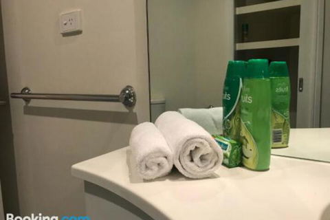 Townsville Strand Lighthouse Apartment 3 - Tourism Cairns 2