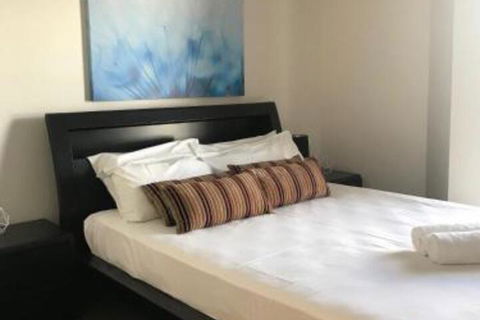 Townsville Strand Lighthouse Apartment 3 - Tourism Cairns 6