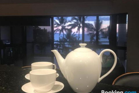 Townsville Strand Lighthouse Apartment 3 - Tourism Cairns 0