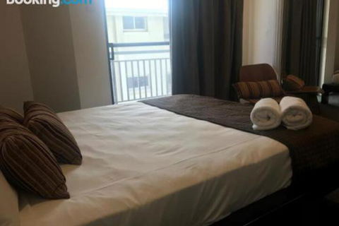 Townsville Strand Lighthouse Apartment 3 - Tourism Cairns 3