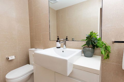 Enjoy Penthouse Living In The CBD - Tourism Cairns 3