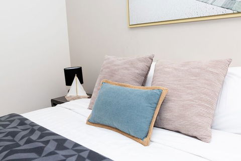 Enjoy Penthouse Living In The CBD - Tourism Cairns 1