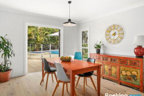 Modern Family Retreat 12 Minell Close - Tourism Cairns 1