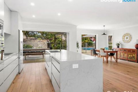 Modern Family Retreat 12 Minell Close - Tourism Cairns 4