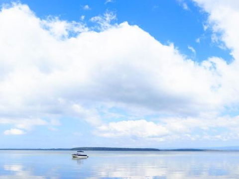 WIRANI On The WATER Sanctuary Point 4pm Check Out Sundays - Tourism Cairns 1