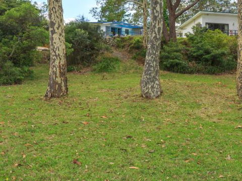 WIRANI On The WATER Sanctuary Point 4pm Check Out Sundays - Tourism Cairns 3