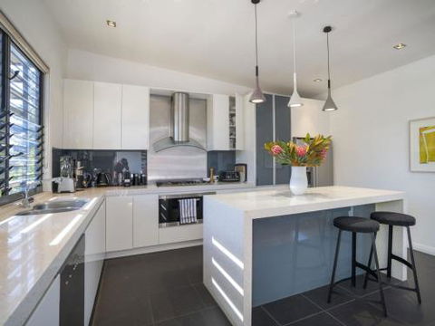 ARALUEN HOUSE Werri Beach 4pm Check Out Sundays - Tourism Cairns 6