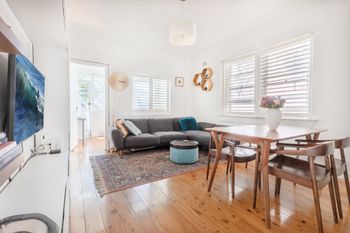 Picturesque Bellevue Hill 2BR Apt H452 - Tourism Cairns 0