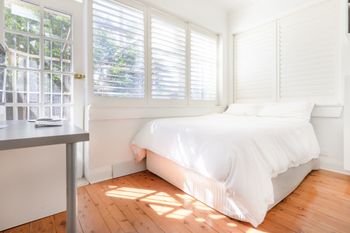 Picturesque Bellevue Hill 2BR Apt H452 - Tourism Cairns 1