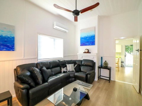 Waterside Retreat - Tourism Cairns 6