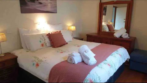 Home Near Shops & Beach - Tourism Cairns 1