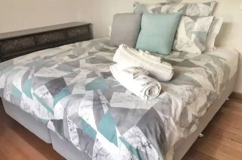 Home Near Shops & Beach - Tourism Cairns 1