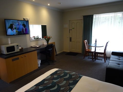 Victoria Lodge Motor Inn And Apartments - Tourism Cairns 3
