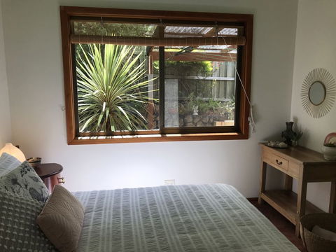 Beautiful Cottage, Ocean Views, Amazing Gardens, 12 Minute Walk To Beach - Tourism Cairns 3