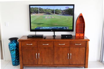 Waters Edge - Tourism Cairns 1