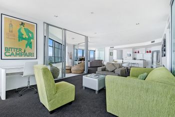 Sensational Q1 Surfers Paradise Resort Living - Tourism Cairns 1