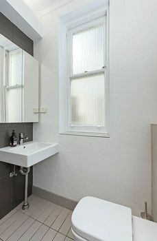 Spacious One Bedroom Heart Of Potts Point H333 - Tourism Cairns 3