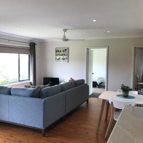 WAVES At MOLLYMOOK - Tourism Cairns 2