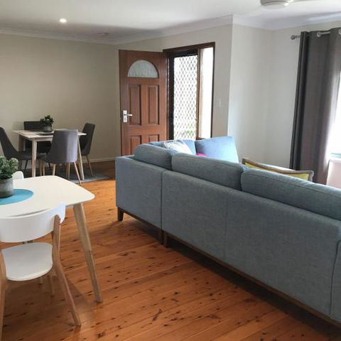 WAVES At MOLLYMOOK - Tourism Cairns 1