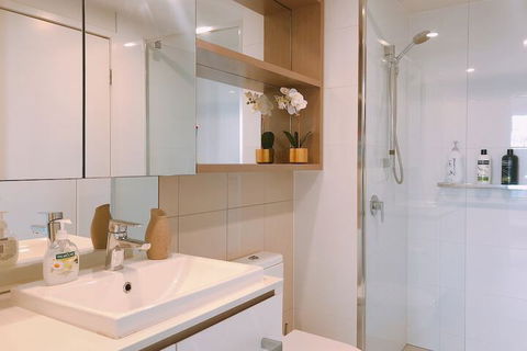 St.Tropez Apartment - Tourism Cairns 2