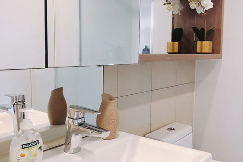 St.Tropez Apartment - Tourism Cairns 6