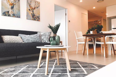 St.Tropez Apartment - Tourism Cairns 5