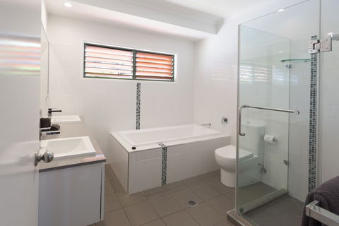 Casuarina 13 On Hamilton Island - Tourism Cairns 3