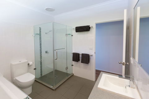 Casuarina 13 On Hamilton Island - Tourism Cairns 5