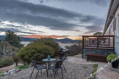 East Lake Travellers Lodge - Tourism Cairns 0