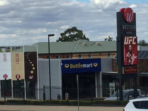 Across Country Motor Inn - Tourism Cairns 0