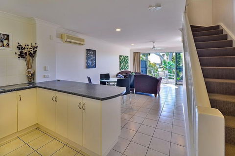 Sunset Waters Apartments - Tourism Cairns 4