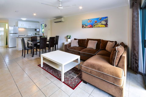 Sunset Waters Apartments - Tourism Cairns 6