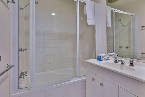 Sunset Waters Apartments - Tourism Cairns 2